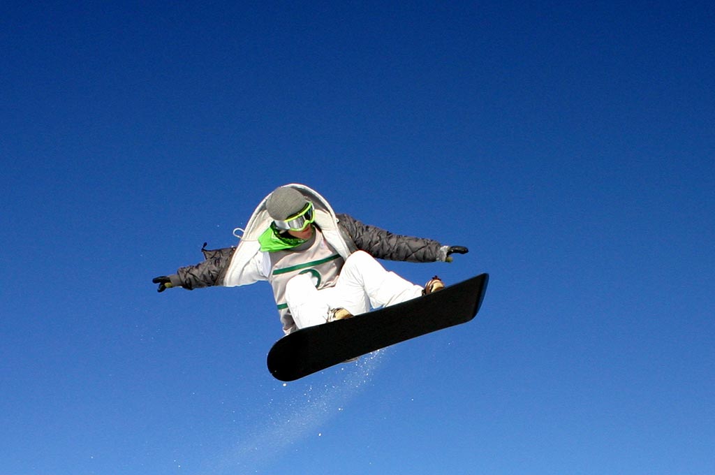 Ongewapend zonde Aanvrager Ski, slee, snowboard en sneeuwraketten in de Ardennen - Coo Adventure